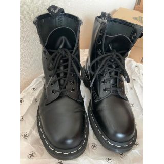 ドクターマーチン(Dr.Martens)のDr.Martens  1460 8ホールブーツ　ホワイト(ブーツ)