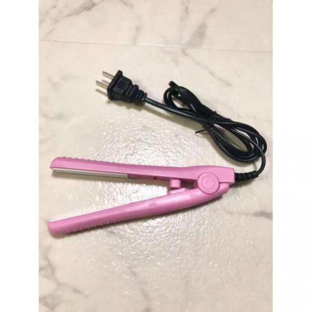 ミニ ヘアアイロン ストレートカール2Way 髪セット 小型　ピンク新品未使用 スマホ/家電/カメラの美容/健康(ヘアアイロン)の商品写真