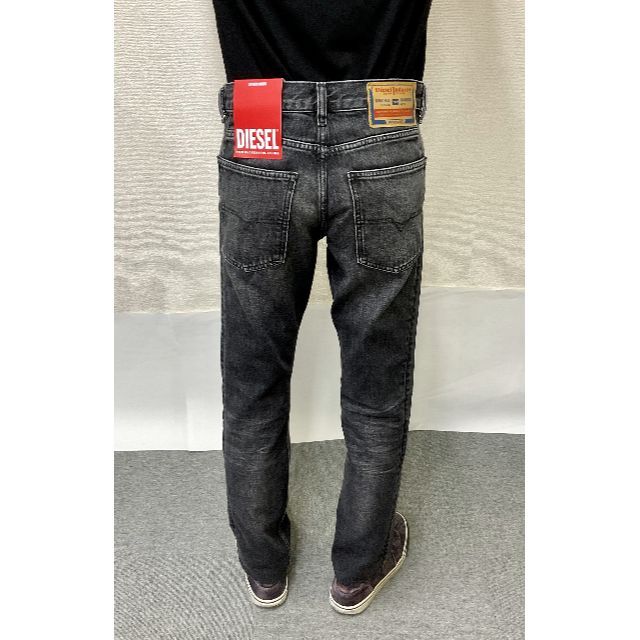 DIESEL(ディーゼル)のディーゼル　ジーンズ　1522　サイズ38　約103㎝　新品　A07116 メンズのパンツ(デニム/ジーンズ)の商品写真