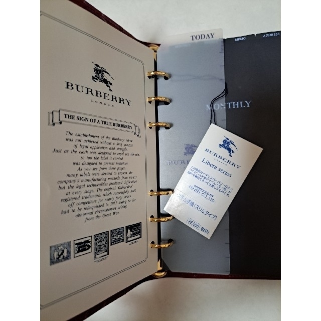 BURBERRY(バーバリー)の未使用 バーバリーロンドン レザー システム手帳 レッド レディースのファッション小物(その他)の商品写真