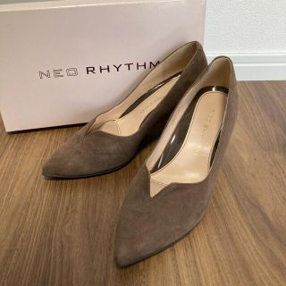 ダイマル(大丸)の美品 日本製 NEO RHYTHM ネオリズム パンプス ベージュ 23(ハイヒール/パンプス)