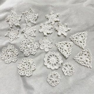 ハンドメイド モチーフレース 雪の結晶 クリスマスオーナメント(インテリア雑貨)