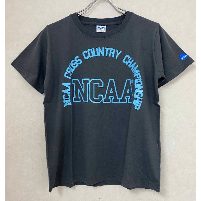 コストコ(コストコ)の新品 M ★ NCAA レディース カレッジ Tシャツ 半袖 ビッグロゴ GB レディースのトップス(Tシャツ(半袖/袖なし))の商品写真