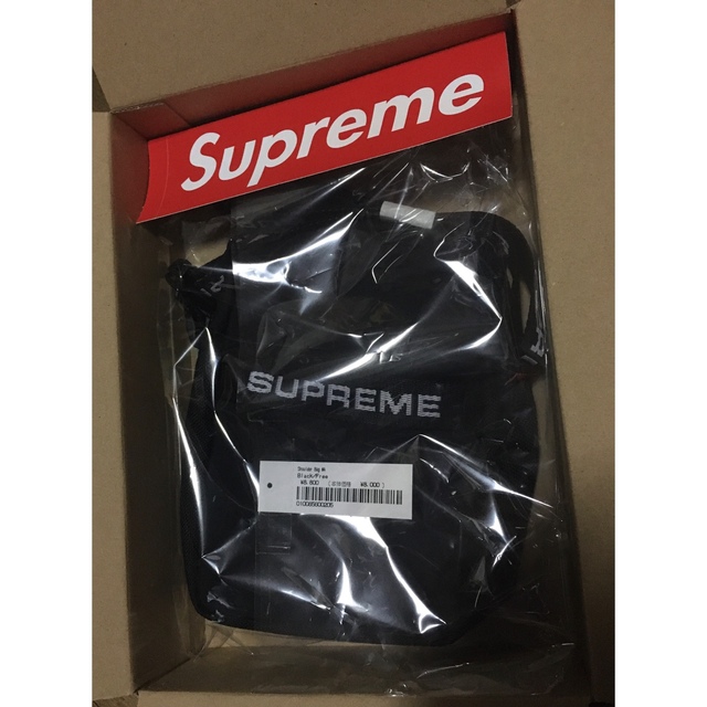 Supreme(シュプリーム)のsupreme Shoulder Bag Black ショルダーバッグ ブラック メンズのバッグ(ショルダーバッグ)の商品写真