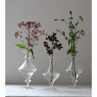 アクタス(ACTUS)のオルネドフォイユ　ガラスベース　OLIVIA  花瓶　2点セット(花瓶)