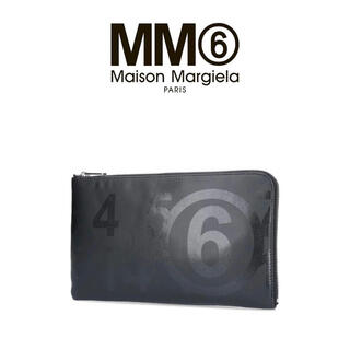 マルタンマルジェラ(Maison Martin Margiela)の新品 MM6 メゾンマルジェラ クラッチバッグ ブラック ナンバーロゴ L字(クラッチバッグ)