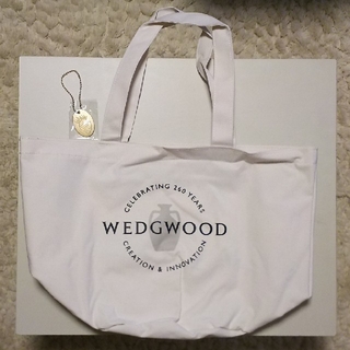 ウェッジウッド(WEDGWOOD)のウェッジウッド260周年記念 ワイルドストロベリーバッグ チャーム付き(トートバッグ)