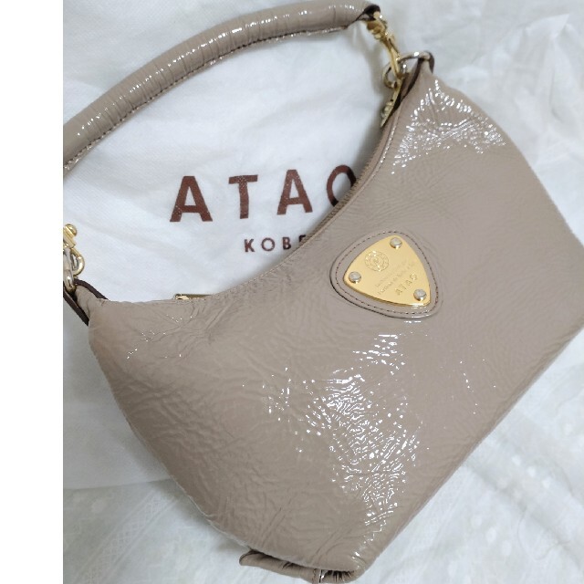 ATAO(アタオ)のATAO 廃盤 グレージュ 2wayバッグ レディースのバッグ(ショルダーバッグ)の商品写真