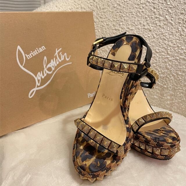 注目の Christian Louboutin - ルブタン レパード柄スタッズサンダル