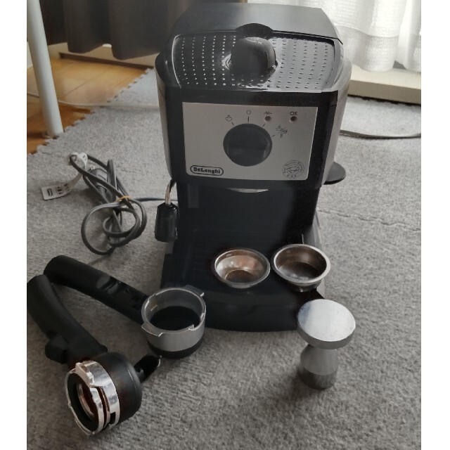 デロンギ エスプレッソマシン タンパー付き - エスプレッソマシン