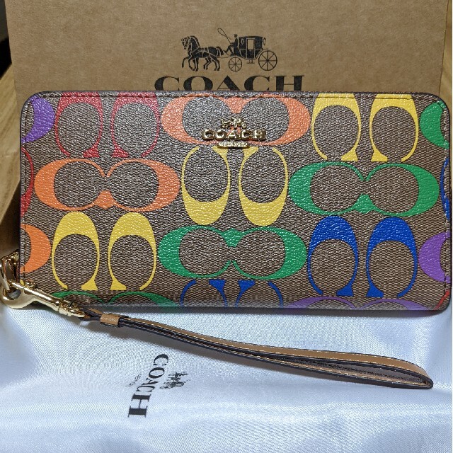 COACH(コーチ)のCOACH  長財布　カラフルシグネチャー レディースのファッション小物(財布)の商品写真