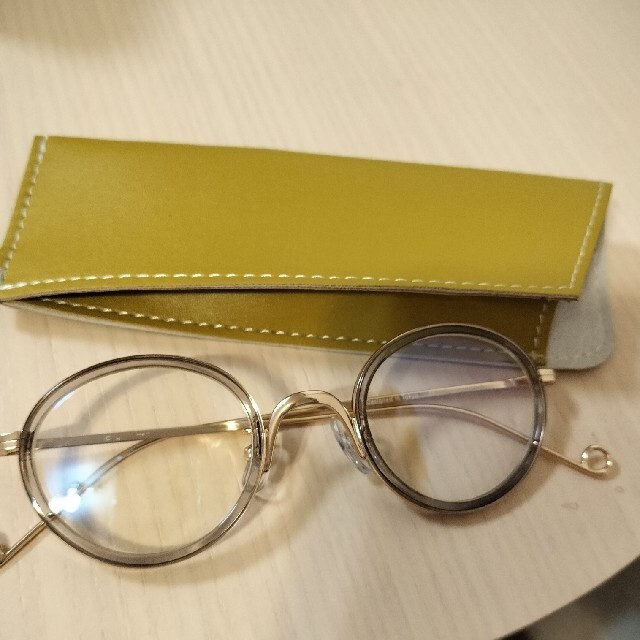 UVカット　ブルーライトカットメガネ　度なし レディースのファッション小物(サングラス/メガネ)の商品写真