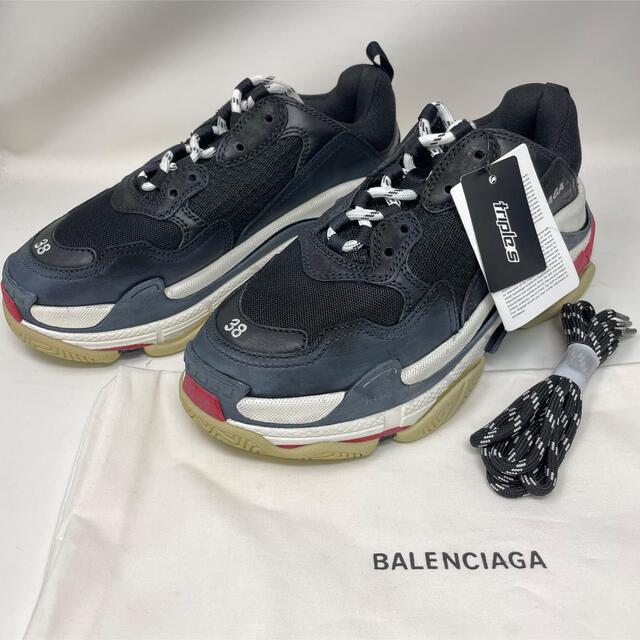 Balenciaga(バレンシアガ)の新品 バレンシアガ トリプルS スニーカー レディースの靴/シューズ(スニーカー)の商品写真