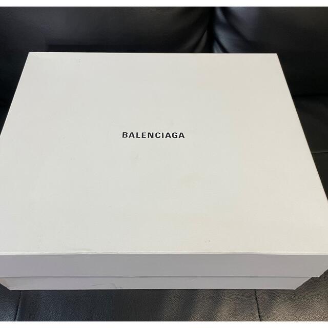 Balenciaga(バレンシアガ)の新品 バレンシアガ トリプルS スニーカー レディースの靴/シューズ(スニーカー)の商品写真