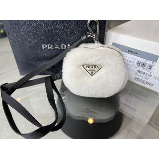 プラダ(PRADA)の専用！PRADA プラダ ファー ミニポーチ 新品未使用(ポーチ)