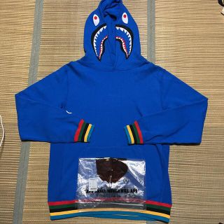 アベイシングエイプ(A BATHING APE)のAPE BAPE KAWS SHARK HOODIE シャーク　パーカー　2XL(パーカー)