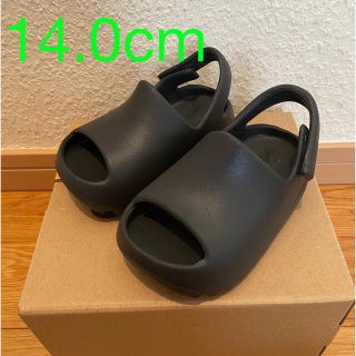 アディダス(adidas)のadidas YEEZY SLIDE INFANTS/ONYX/14.0cm (サンダル)