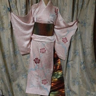 新春セール値下げ！正絹袷梅刺繍絞り入り訪問着と袋帯セット(着物)
