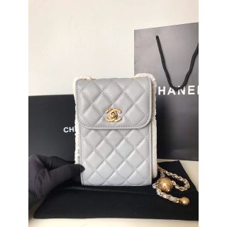 CHANEL シャネル　ポシェット　メガネ　スマートフォンケース