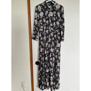 ザラ(ZARA)の美品 ZARAザラ 大人気花柄ロングワンピース 黒 S(ロングワンピース/マキシワンピース)