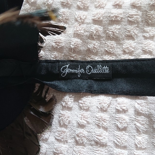 JENNIFER OUELLETTE(ジェニファーウォーレット)のJennifer Ouellette　孔雀 カチューシャ レディースのヘアアクセサリー(カチューシャ)の商品写真