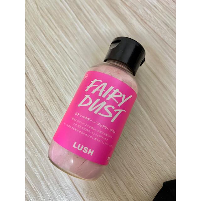 LUSH(ラッシュ)のラッシュ　フェアリーダスト　パウダー コスメ/美容のボディケア(その他)の商品写真