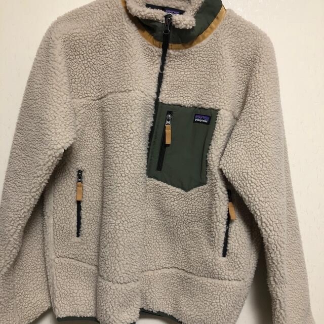 patagonia(パタゴニア)のパタゴニア　レトロx ボア　ジャンパー　ベージュ　オリーブ メンズのジャケット/アウター(ブルゾン)の商品写真