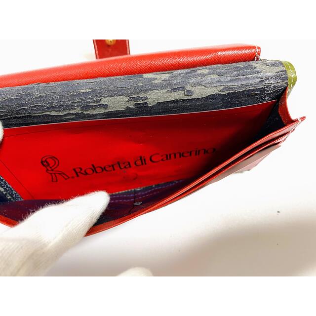 ROBERTA DI CAMERINO(ロベルタディカメリーノ)のロベルタディカメリーノ　長財布　ガマ口小銭入れ　ウォレット　赤　レッド　レザー レディースのファッション小物(財布)の商品写真