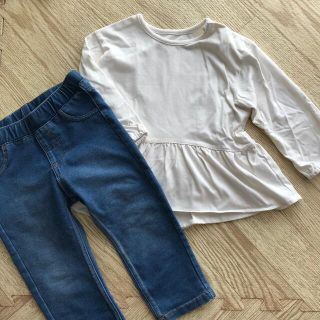 ユニクロ(UNIQLO)のユニクロ 80 エアリズムコットンクルーネックTとH&M デニムレギンス(Ｔシャツ)