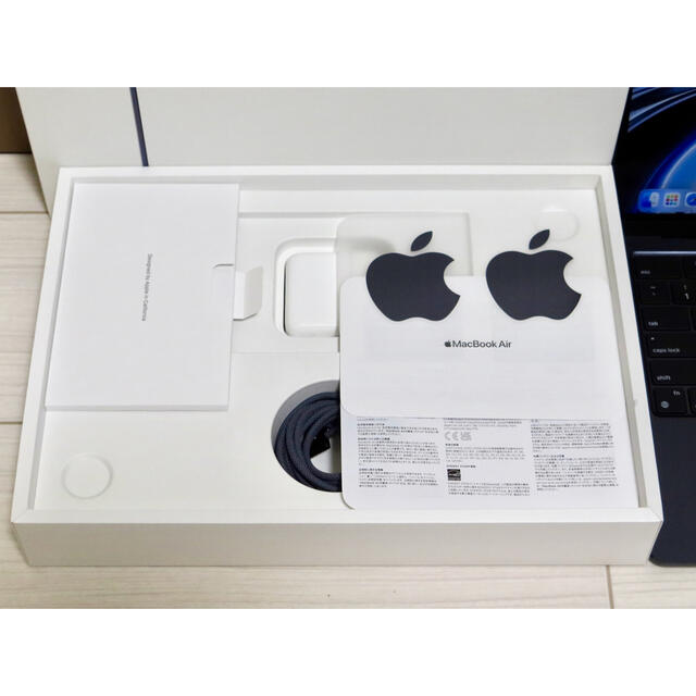 Mac (Apple)(マック)のUSキー　MacBook Air M2 8GB SSD256GB ミッドナイト スマホ/家電/カメラのPC/タブレット(ノートPC)の商品写真