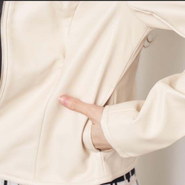 MIIA(ミーア)の♡新品未使用タグ付きミーアハートカラージャケット♡ レディースのジャケット/アウター(ノーカラージャケット)の商品写真