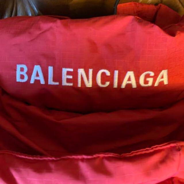 Balenciaga(バレンシアガ)のBALENCIAGA バレンシアガ Puffer jacket  レッド 34 レディースのジャケット/アウター(ダウンジャケット)の商品写真