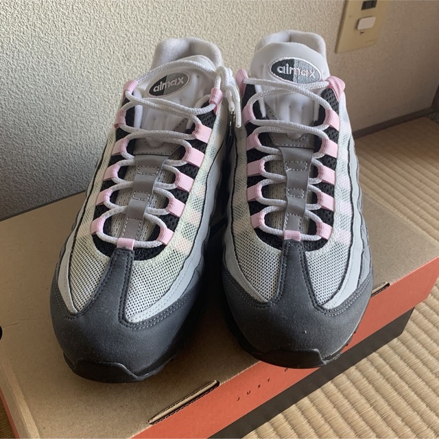 NIKE(ナイキ)のNIKE AIR MAX 95 ピンクグランデ メンズの靴/シューズ(スニーカー)の商品写真