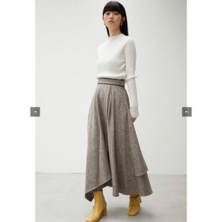 アズールバイマウジー(AZUL by moussy)のアシンメトリーデザインツィードスカート　新品タグつき(ロングスカート)