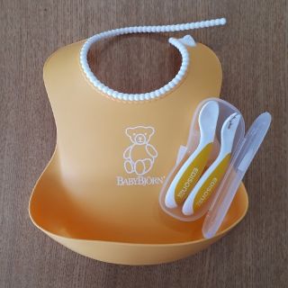 ベビービョルン(BABYBJORN)の【離乳食セット】お食事エプロン&スプーンフォーク(お食事エプロン)