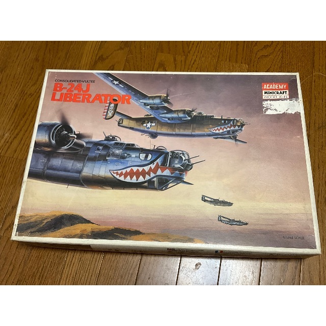 入手困難品。【1/72  Bー24爆撃機】【アカデミー製、新品】大幅値引。