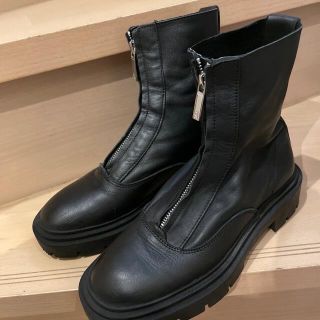 ザラ(ZARA)のHONEY'sさま専用　ZARA ジッパーショートブーツ(ブーツ)