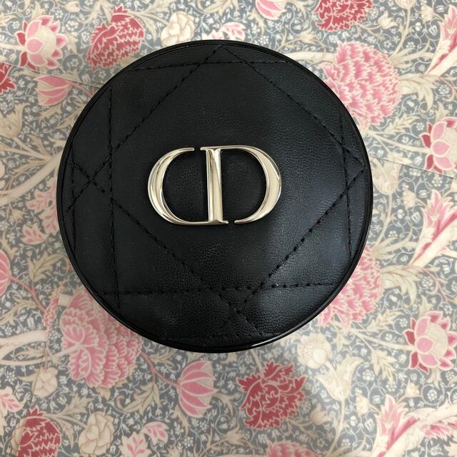 Dior(ディオール)のDior ディオール　クッションファンデ　ケース　コンパクト コスメ/美容のベースメイク/化粧品(ファンデーション)の商品写真