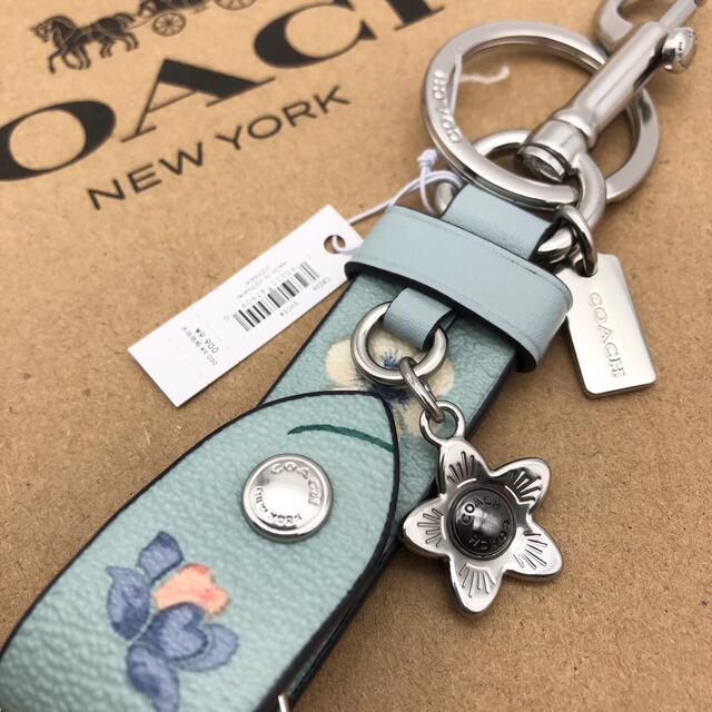 COACH(コーチ)の【COACH☆新作】トリガースナップ☆フラワー☆新品☆キーホルダー☆ラスト1点☆ レディースのファッション小物(キーホルダー)の商品写真