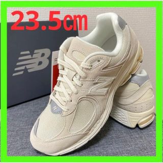 ニューバランス(New Balance)の《新品》ニューバランス M2002R 23.5cm オフホワイト スニーカー(スニーカー)