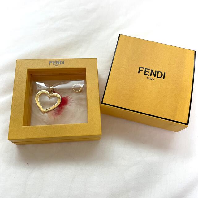 FENDI ハートキーホルダー