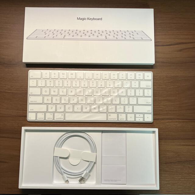 Apple(アップル)のMagic Keyboard (US配列)　MLA22LL/A スマホ/家電/カメラのPC/タブレット(PC周辺機器)の商品写真