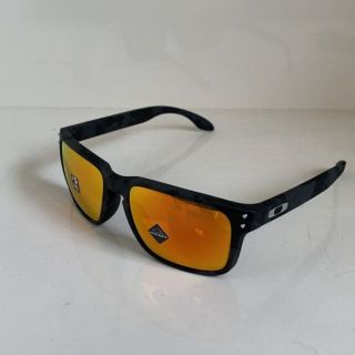 オークリー(Oakley)のOAKLEYオークリー サングラス【HOLBROOK】黒カモ プリズム偏光(アクセサリー)