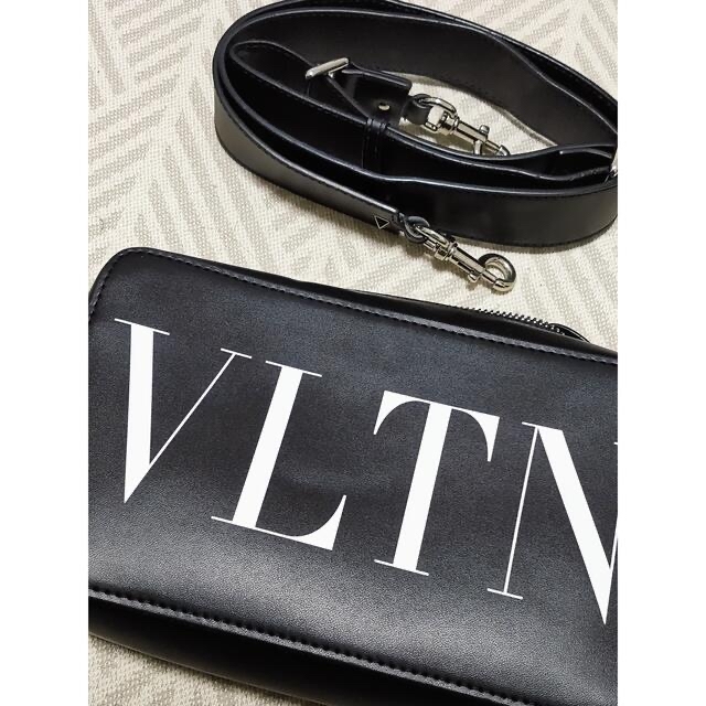 VALENTINO/ヴァレンティノ  VLTNショルダーバッグ