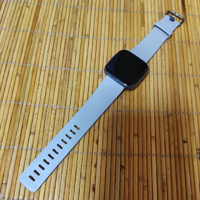 Fitbit Versa2 中古品 メンズの時計(腕時計(デジタル))の商品写真