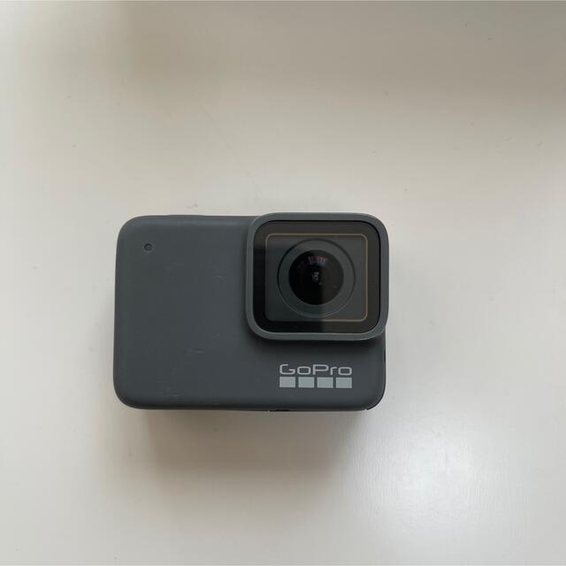 GoPro(ゴープロ)のGoPro HERO7 Silver CHDHC-601-FW スマホ/家電/カメラのカメラ(コンパクトデジタルカメラ)の商品写真