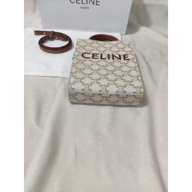 celine - CELINE ミニ バーティカルトリオンフ キャンバス カバ プリントホワイ の通販 by らいら｜セリーヌならラクマ