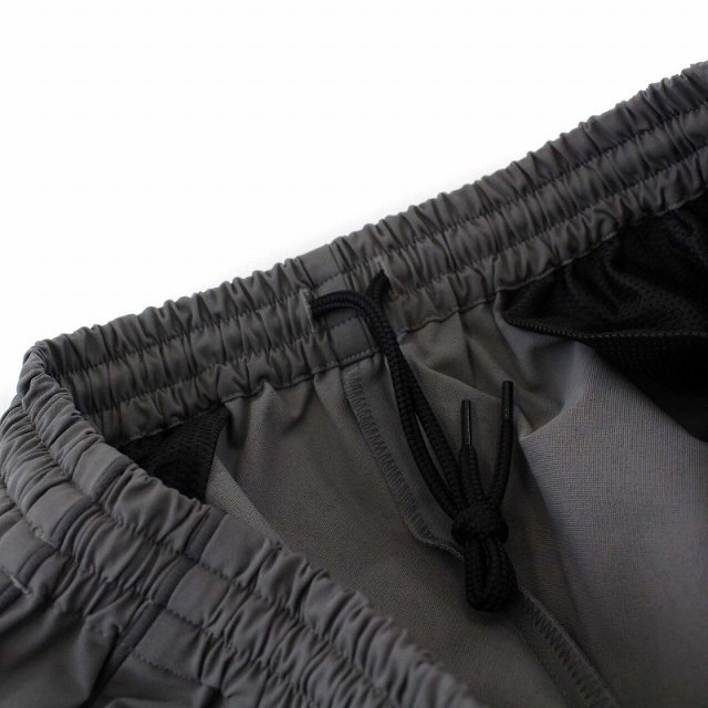 Back Channel(バックチャンネル)のBACK CHANNEL DRY TRACK PANTS GREY メンズのパンツ(スラックス)の商品写真