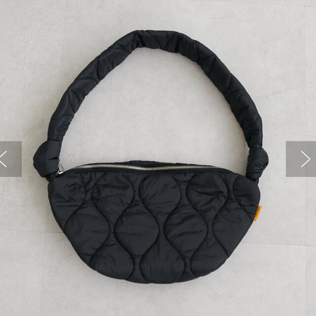 Discoat(ディスコート)のディスコート ボンディングメッセンジャーバッグ 鞄　ブラック レディースのバッグ(ショルダーバッグ)の商品写真