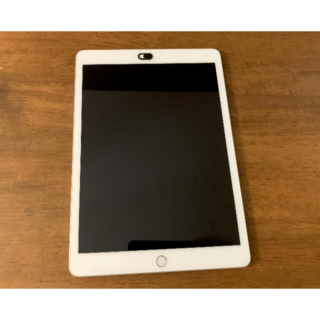 アイパッド(iPad)の【美品】iPad 第8世代 Wifi シルバー 32GB 専用ケース＆おまけつき(タブレット)
